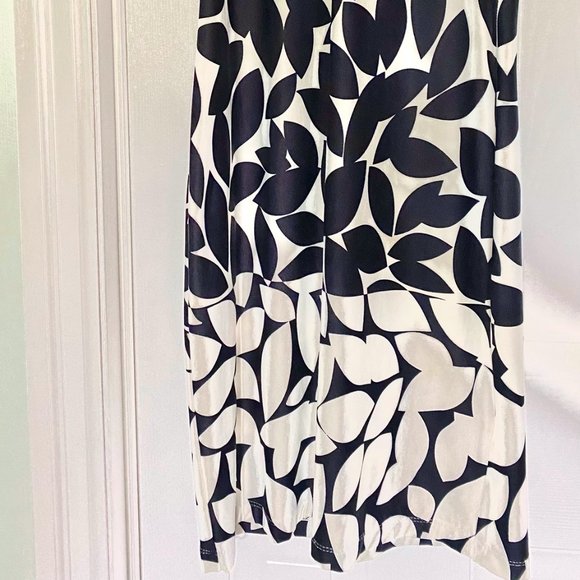 Sleeveless Navy and Cream Summer Dress Size 6 - Picture 2 of 4